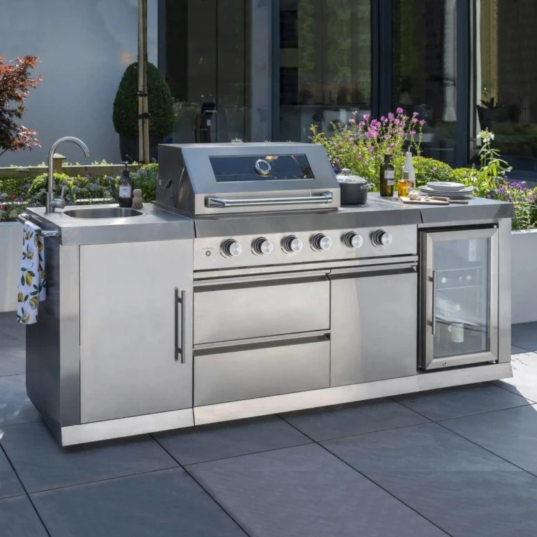Outdoor kitchen with grill