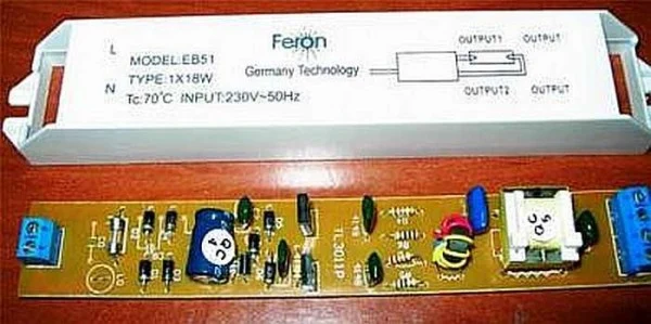 Elektronický zapojení pro zářivku s deskou a transformátorem.