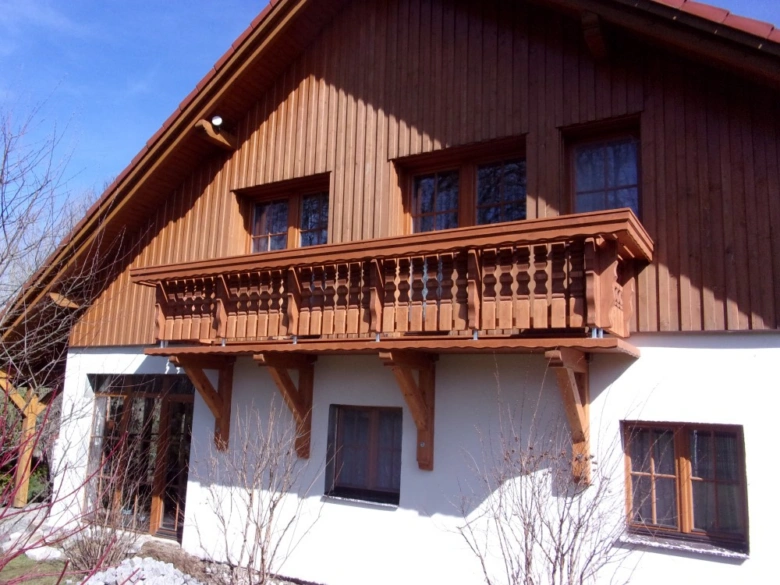 Wooden balcony construction
