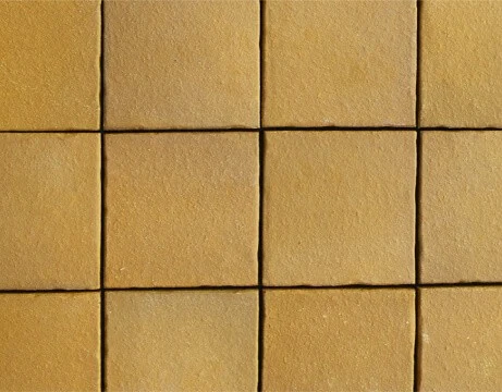 Hlízené dlaždice z hlíny pro použití na podlahu.
